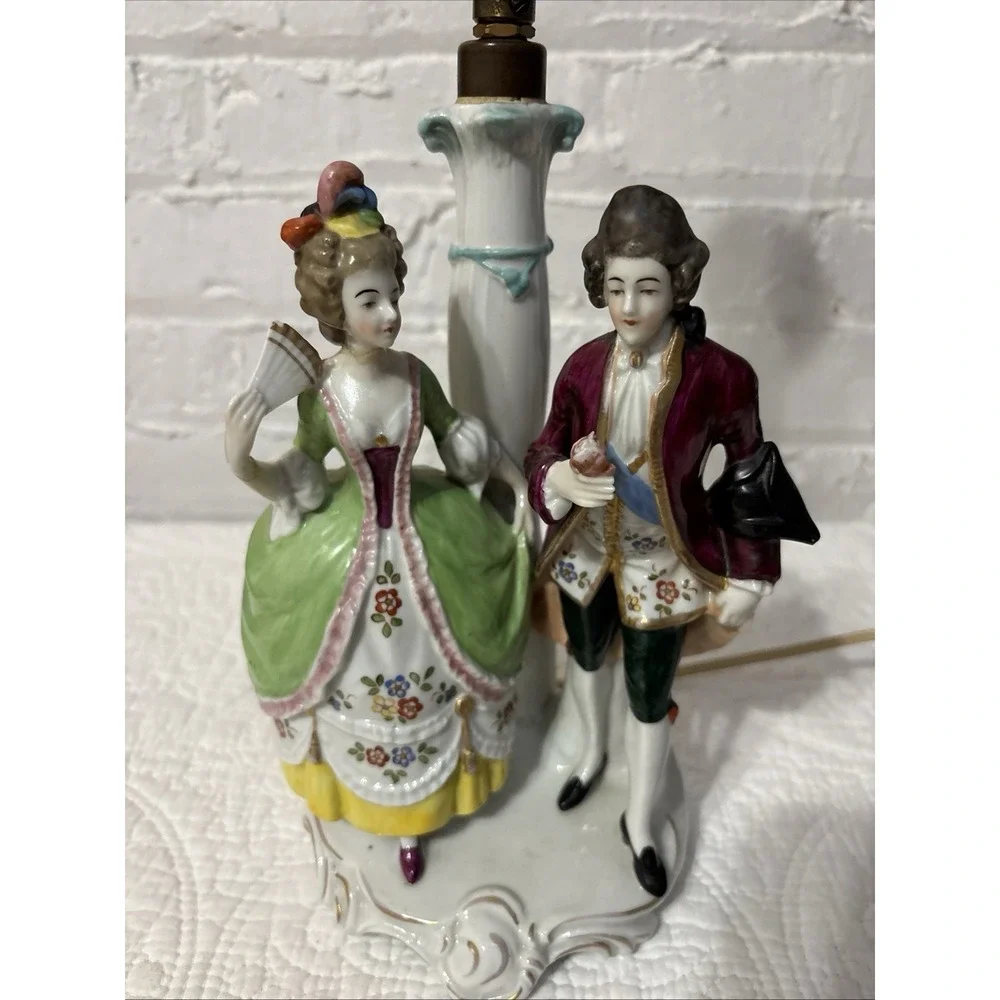 Vintage Porcelain Colonial Style Made In Germany Table Lamp. 15 In. Tested‎
